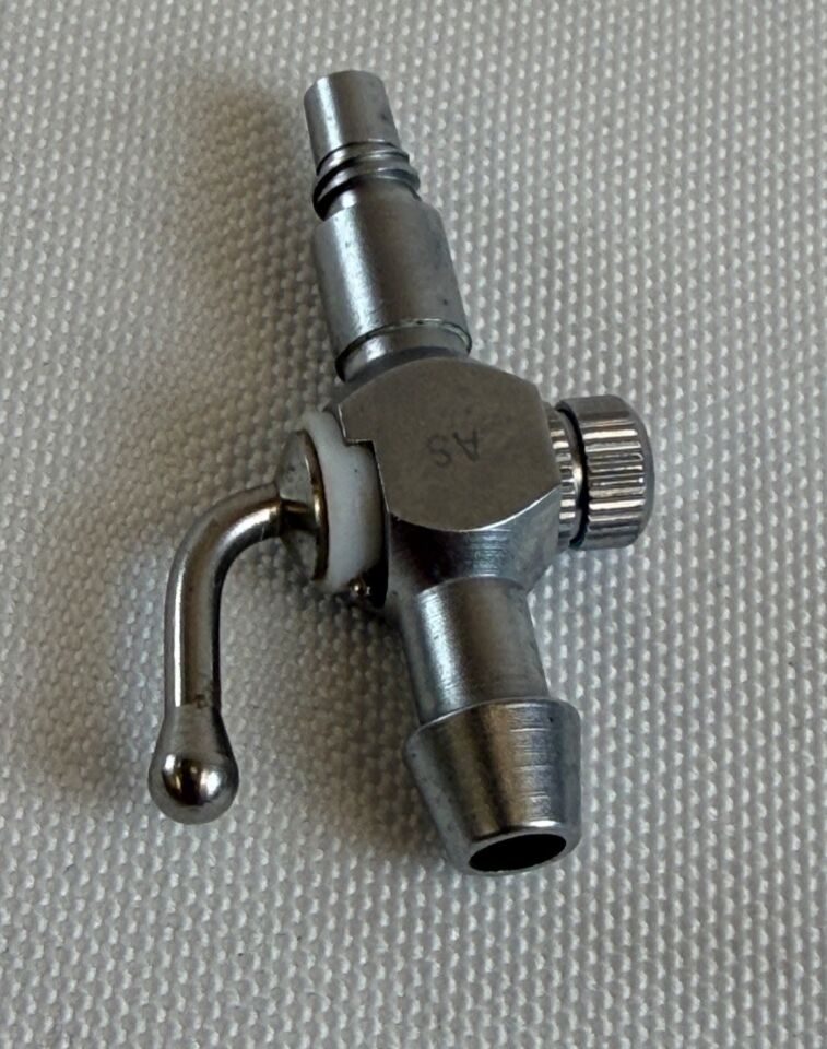 GYRUS ACMI 75R Screw On Luer Lock Adapter with Valve Threaded Stopcock — photo 4