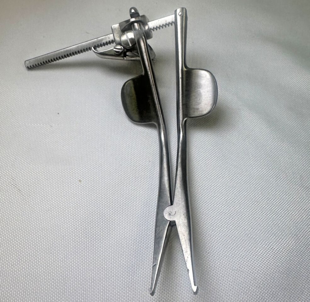 CODMAN 61-1004 Vertebrae Spreader Ratcheted Retractor Neuro Surgical — photo 4