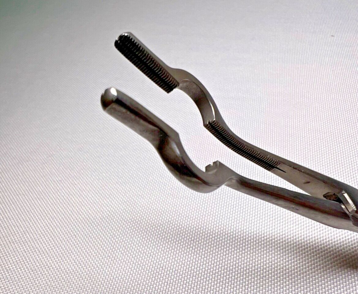 V. MUELLER CH7974 Cooley Caval Occlusion Clamp 7-3/4" — photo 2