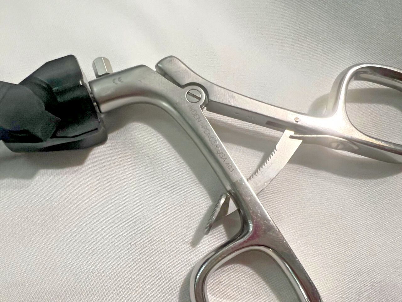 SNOWDEN-PENCER 90-3019 Laparoscopic Diamond-Line Grasping Forceps 5mm X 32cm — photo 6