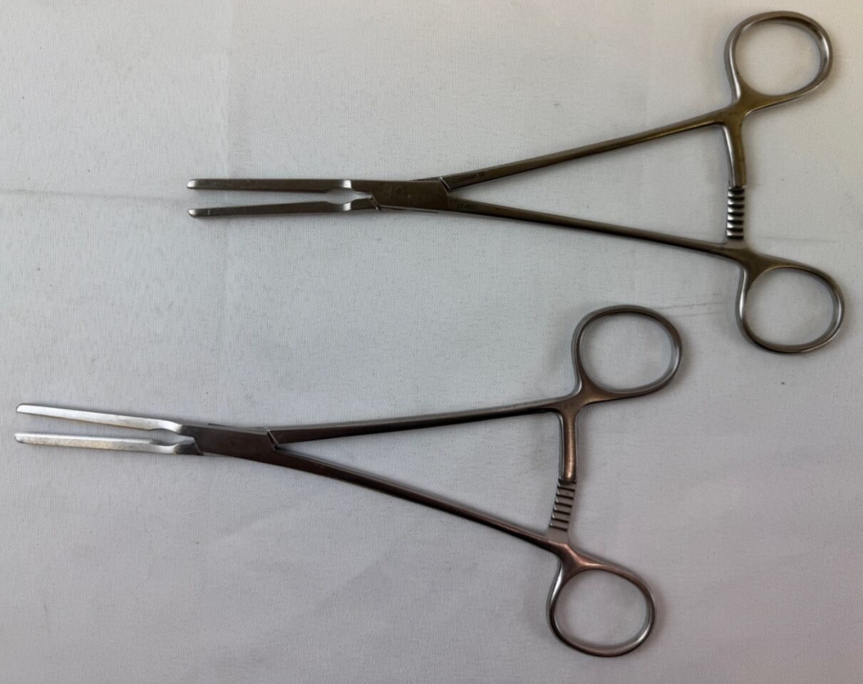 CODMAN 37-1520 Masterson Hysterectomy Forcep Straight 2x3 Teeth 9"