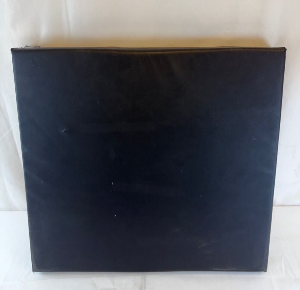 BERCHTOLD 2.5" x 19.5" x 21" Operating Room Table Leg Section Pad