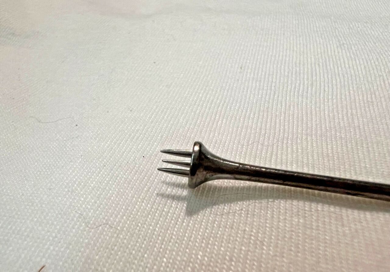 AESCULAP FF624R Surgical Hardy Fork 9-5/8" Length — photo 2