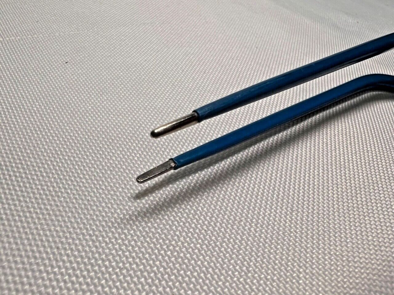 CODMAN 80-2994 Titanium Bayonet Bipolar Forceps 1.5mm Tip X 8-3/4" Length — photo 2