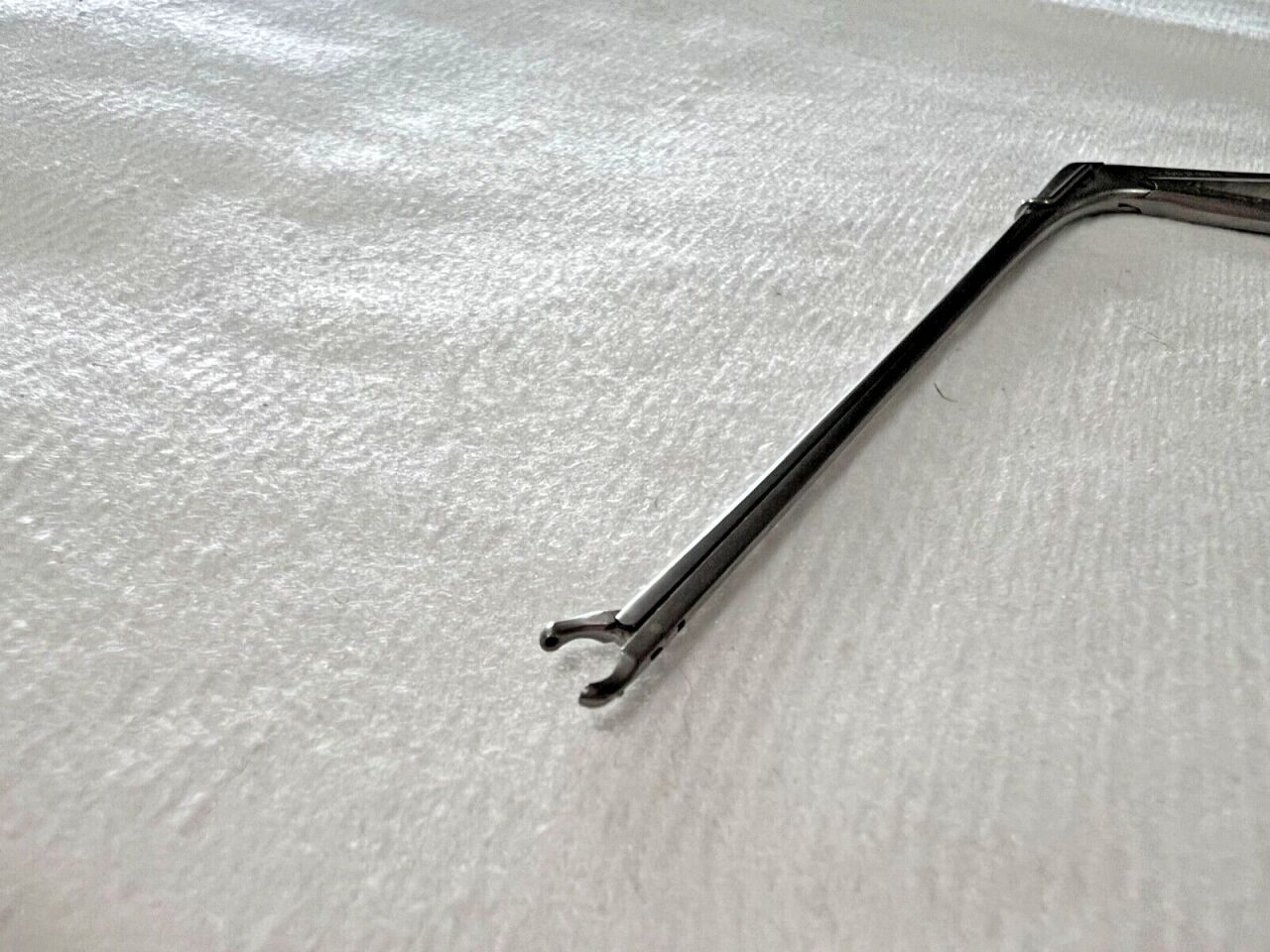 V. MUELLER AU-6211 1mm Round Cups 4" Length Straight Miniature Ear Forceps — photo 2
