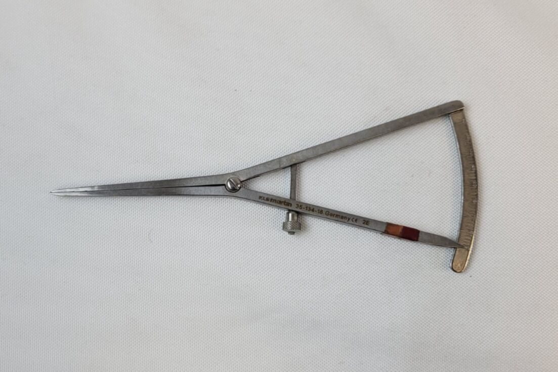 KLS MARTIN 35-134-18 Castroviejo-Epker Caliper, Straight, 0 mm to 40 mm