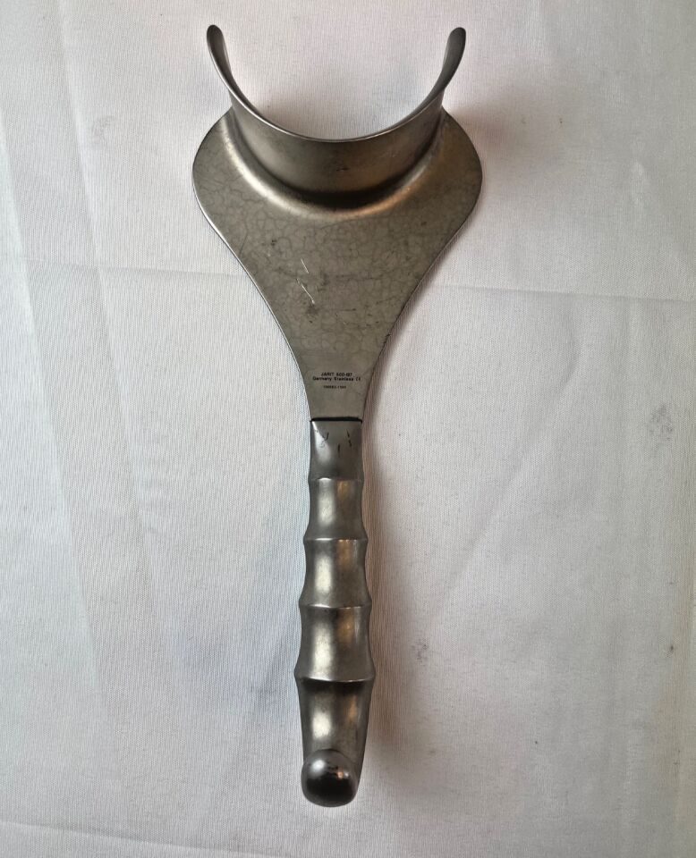 INTEGRA 500-197 DeLee Universal Retractor L: 9.5" 2 1/8" x 3" Deep Blade