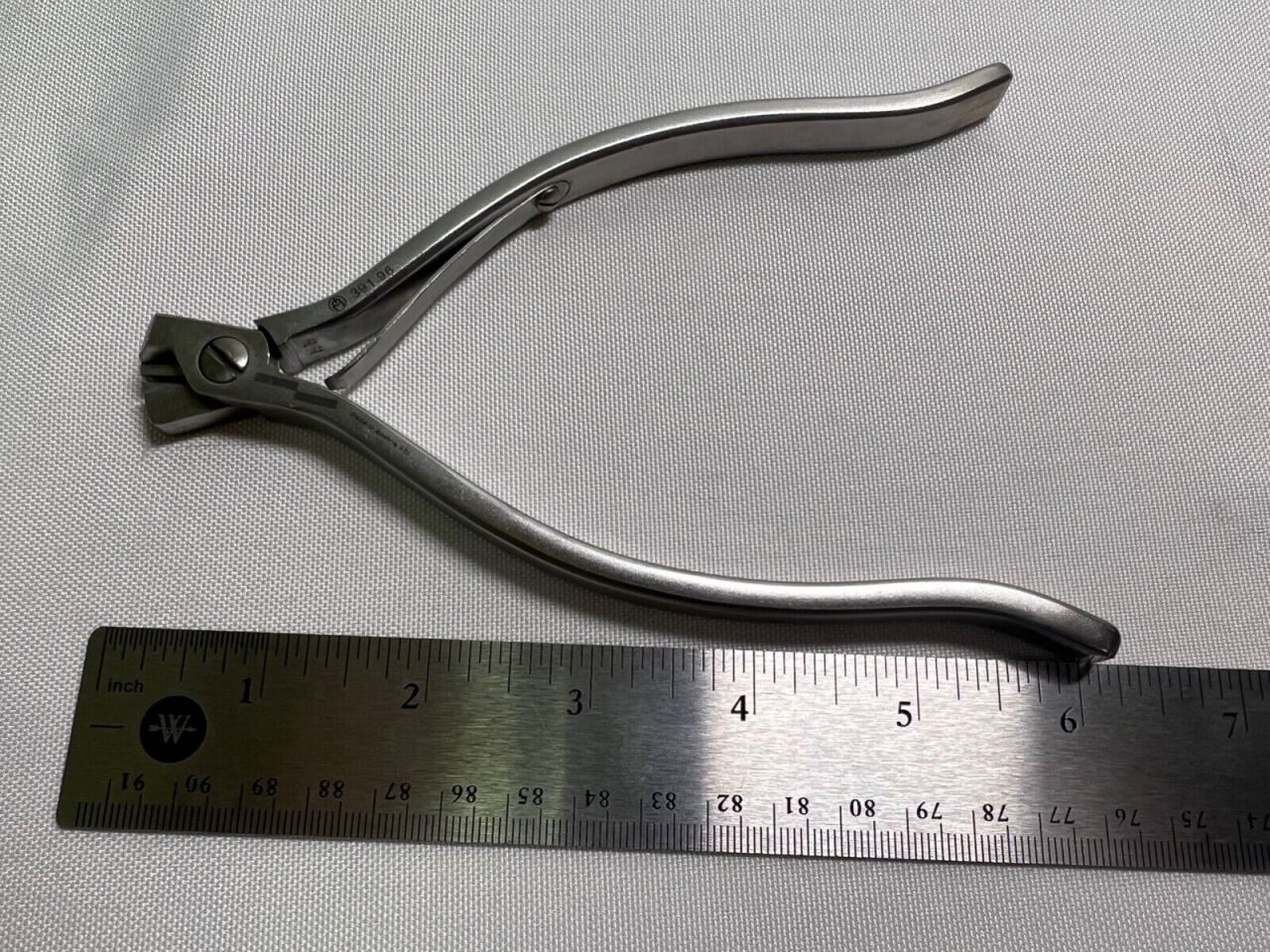 SYNTHES 391.96 Craniofacial Bending/Cutting Pliers — photo 4