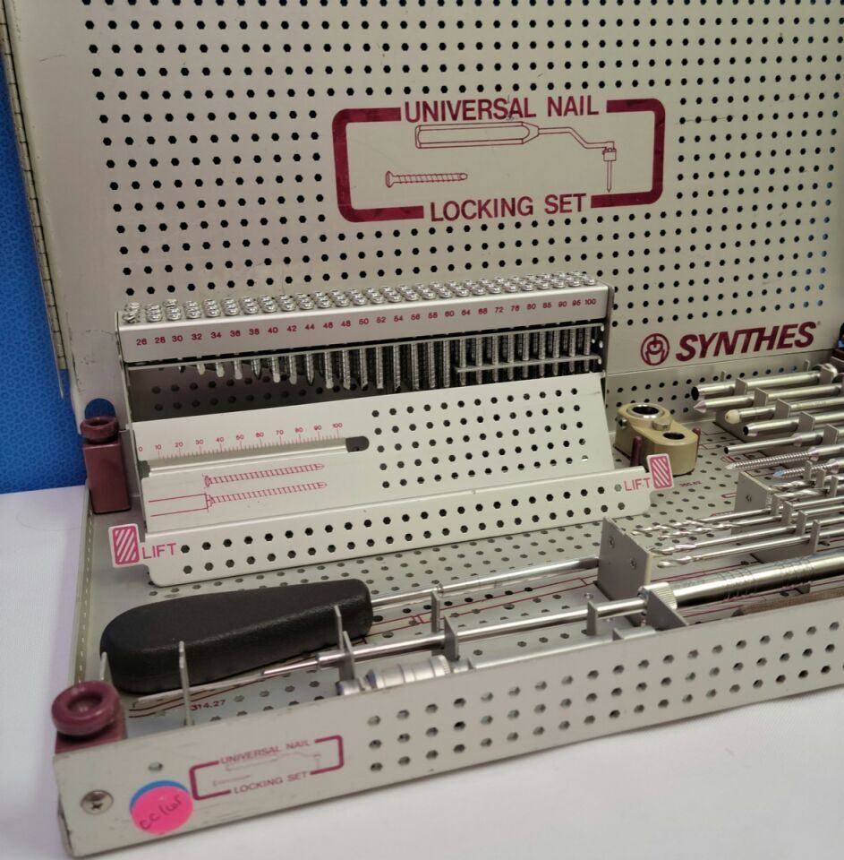 SYNTHES Various Universal Nail Locking Set — photo 3