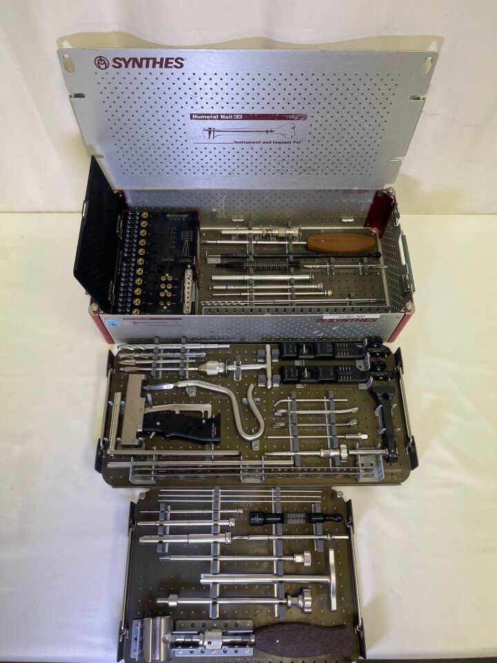 SYNTHES B 01.001.300 Humeral Nail EX Instrument & Implant Set — photo 1