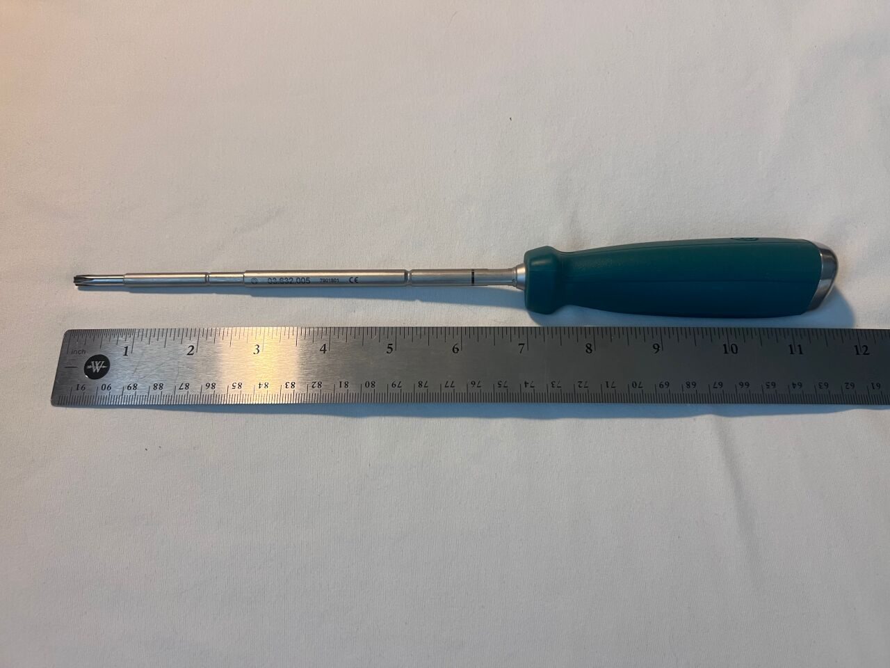 SYNTHES 03.632.005 Spine System T25 Standard Stardrive Screwdriver — photo 2