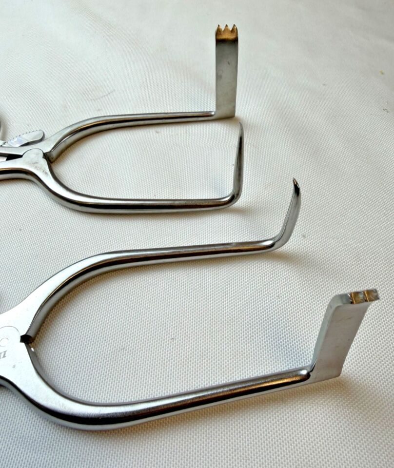 CODMAN NSI Pair of L&R Williams Microdisectomy Retractors 10MMX50MM Blades — photo 5
