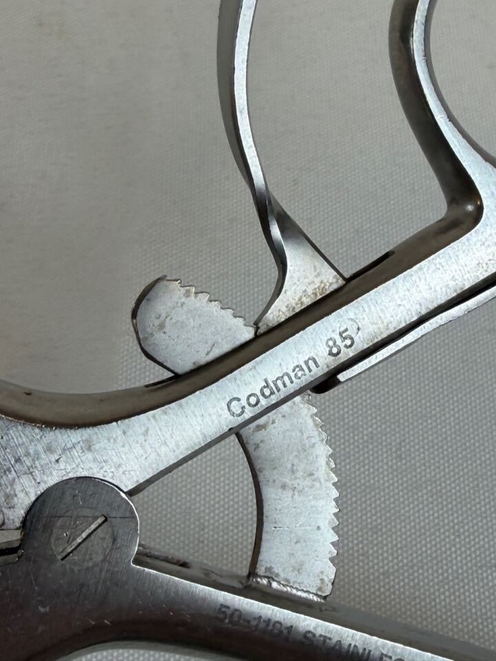 CODMAN 50-1181 Adson Cerebellar Retractor 4x4 Sharp Prong Angled Shanks Neuro — photo 3