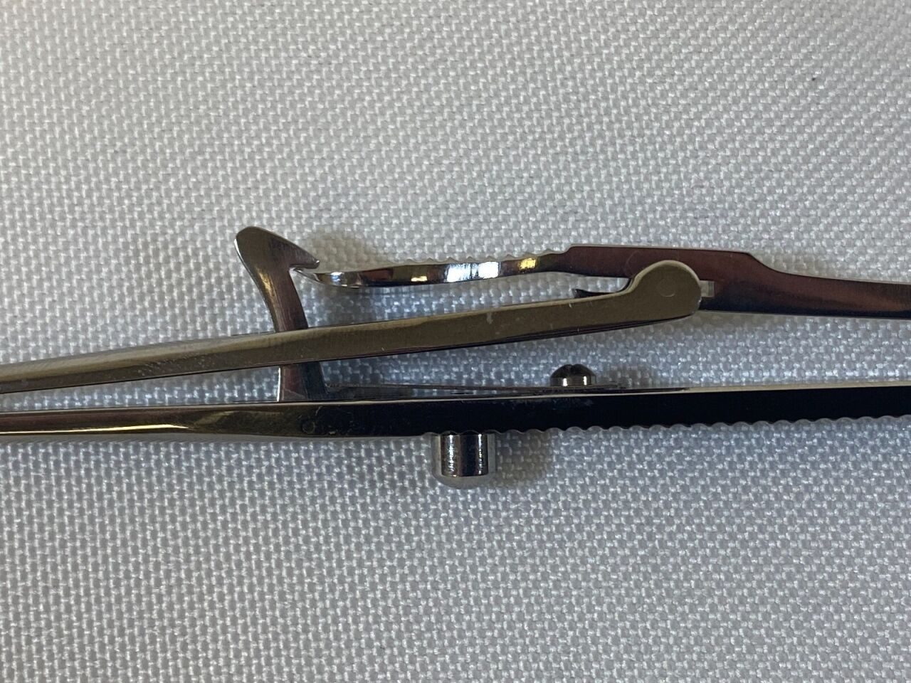 4100 9mm Jaws Straight Cross-Serrated 136mm Kalt Needle Holder 9mm Straight Cross-Serrated Jaws — photo 6