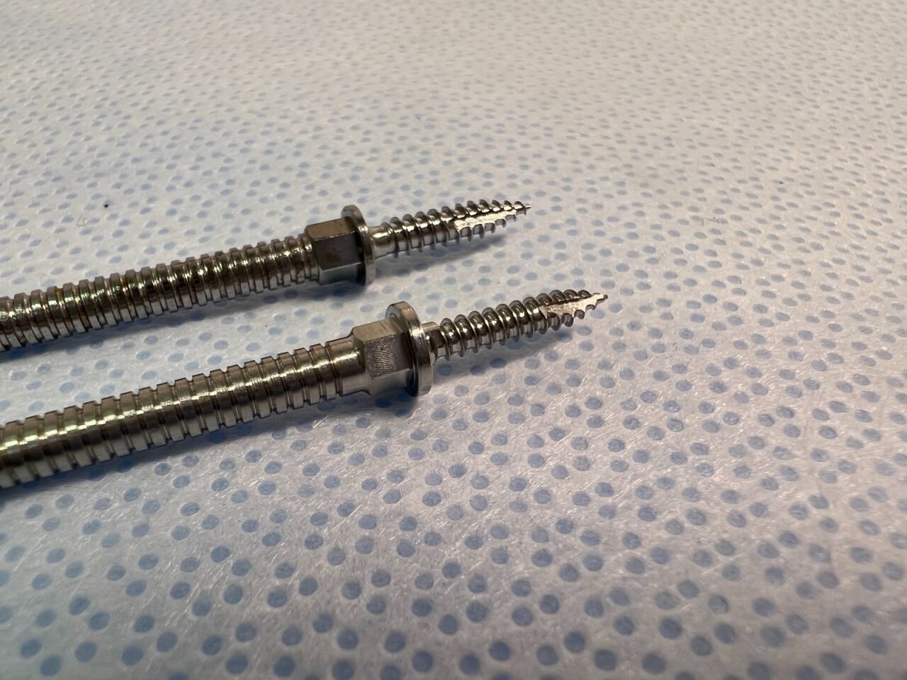 SYNTHES U44.640.14 Cervical Distractor Pin 14mm — photo 3