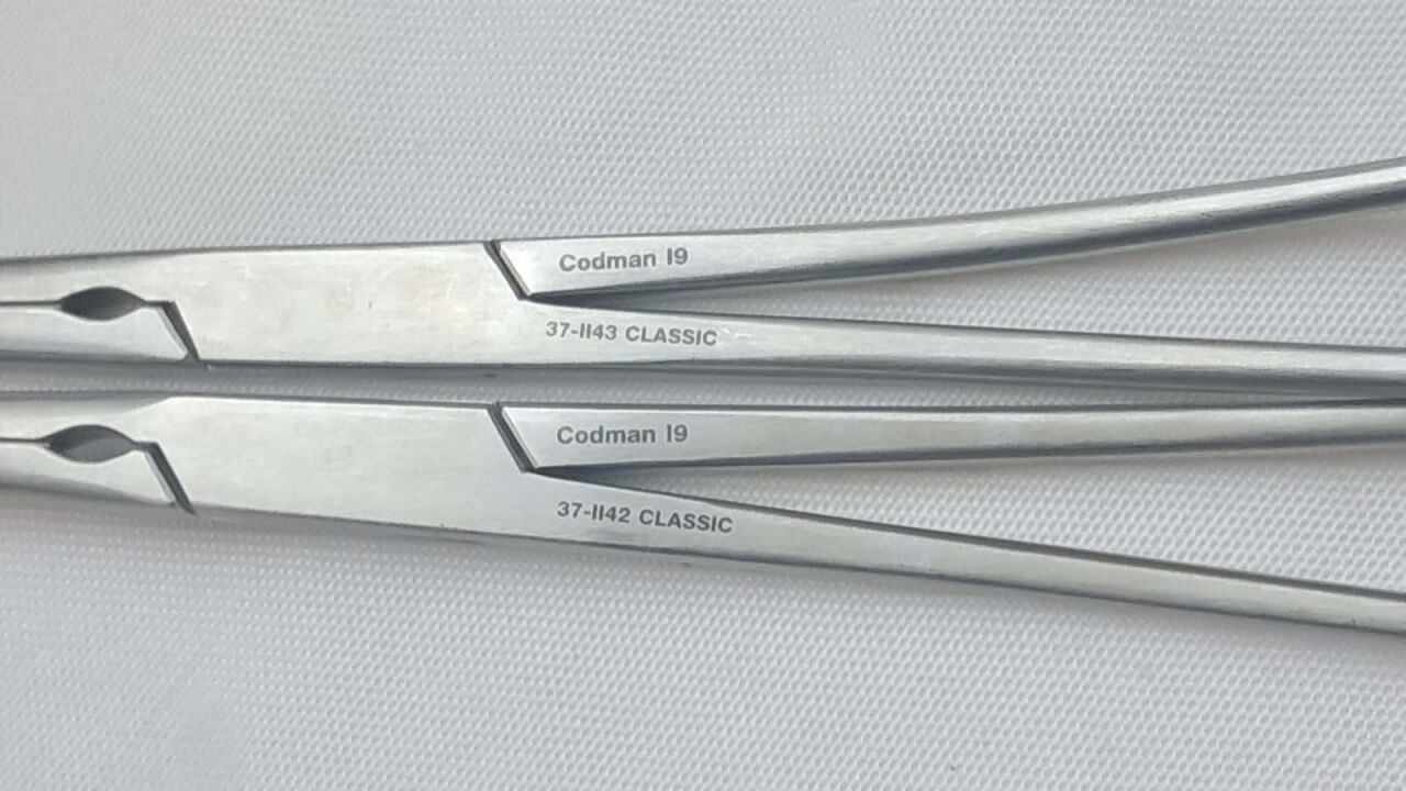 CODMAN 37-1143 & 37-1142 DeBakey Classic Clamp & DeBakey Aorta Clamp Set — photo 3