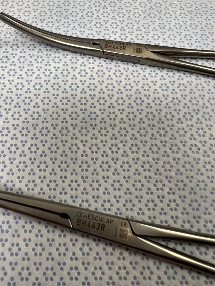 AESCULAP BH443R Set of 2 Artery Forceps Rochester-Pean 160mm Flat Ribbed Jaws — photo 3