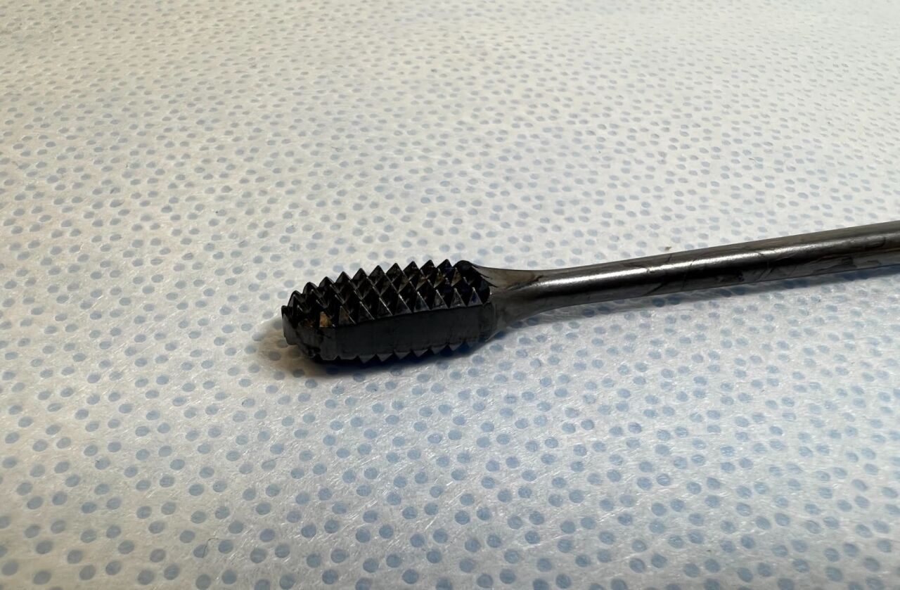 SYNTHES 03.605.507 8mm 5.5mm Dual-Sided Bayoneted Rasp — photo 1
