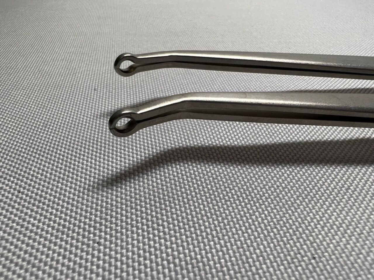 AAP 8004-00 Pair of 2 Surgical Holding Forceps — photo 3