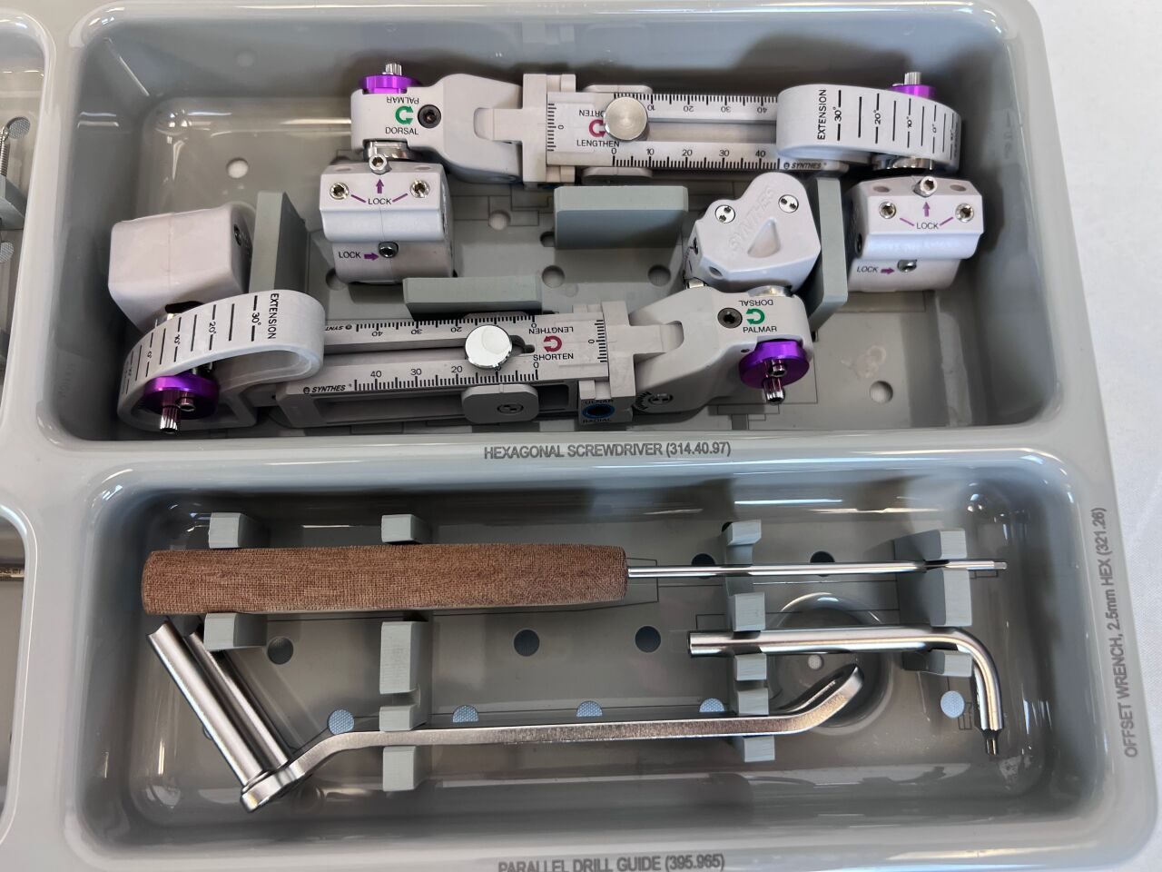 SYNTHES Various Adjustable Distal Radius Fixator Set — photo 3