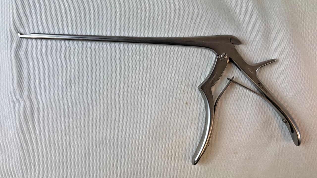 PILLING WECK 224047 2mm x 40deg Up x 8" Kerrison Rongeur — photo 1