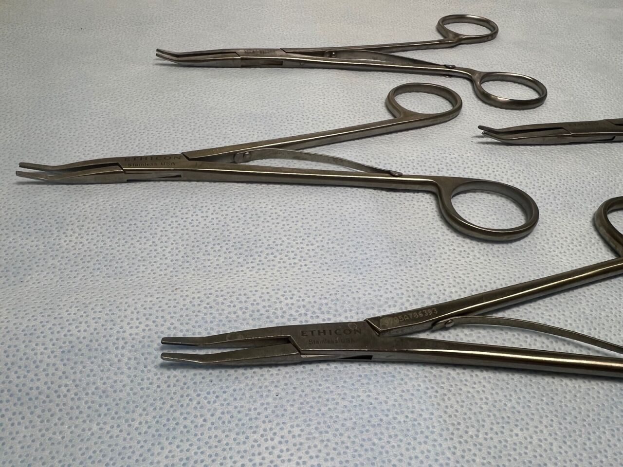 WECK Curved 8" Open Ligating Clip Appliers — photo 2