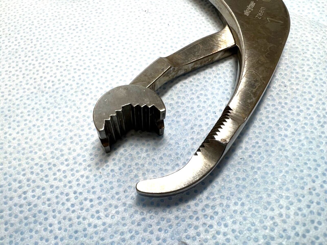 STRYKER 702945 Size 1 Self Centering Swivel Head Holding Forceps — photo 3