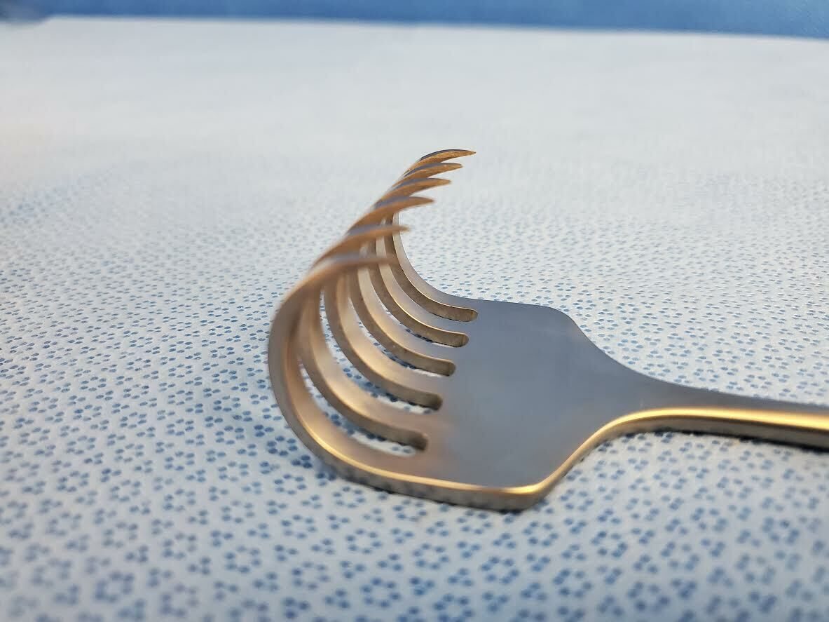 MEDICON 22.58.06 Surgical Hand Retractor 9 1/2" 6 Prong 50mm X 25mm Sharp Tip — photo 3
