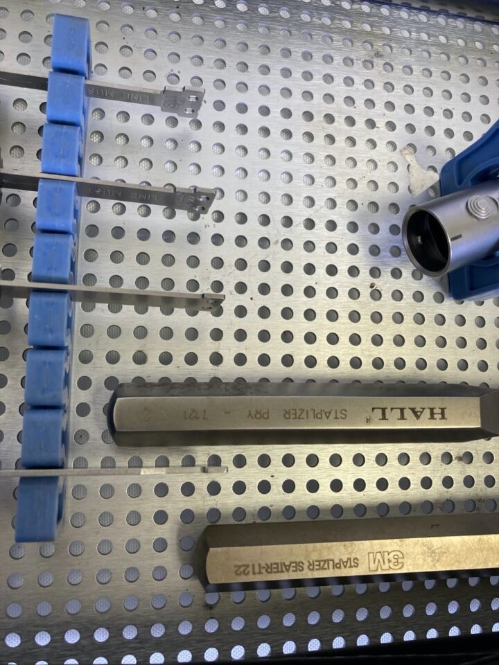HALL w/ Sterilization Case T100 Pneumatic Metaphyseal Staplizer Set — photo 4