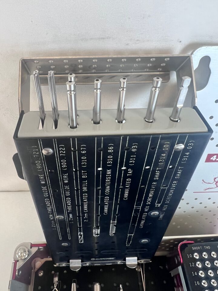 SYNTHES Various 4.0mm Cannulated Screw Set — photo 2