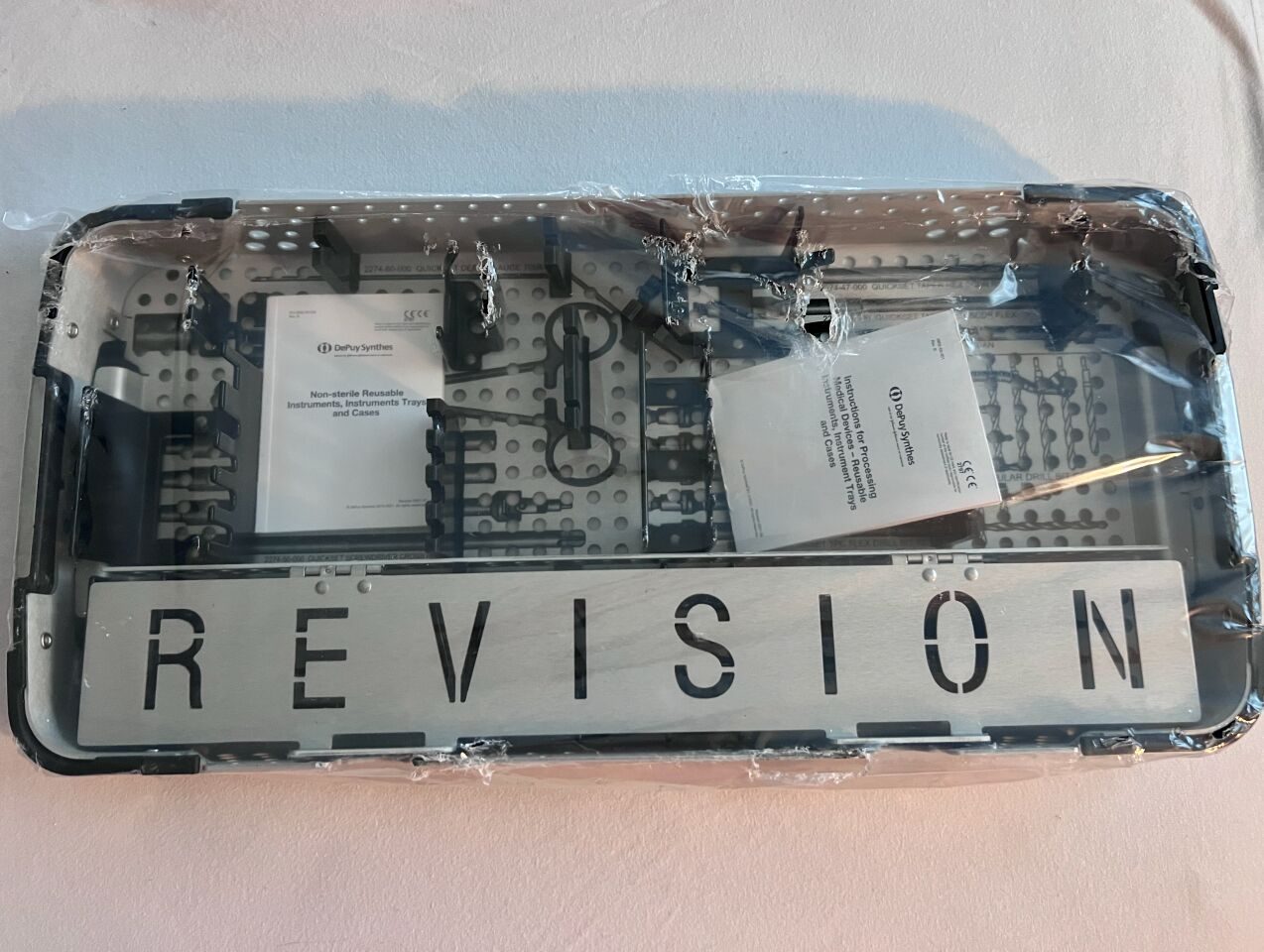 DEPUY 2220-00-130 Revision Pinnacle Screw Set Case