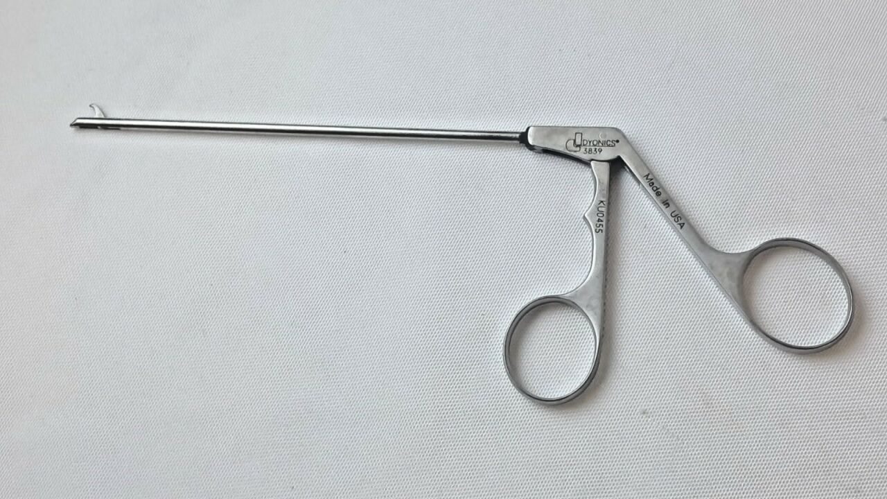 SMITH & NEPHEW DYONICS 3839 Basket Forceps Punch Straight 130mm Arthroscopy — photo 1