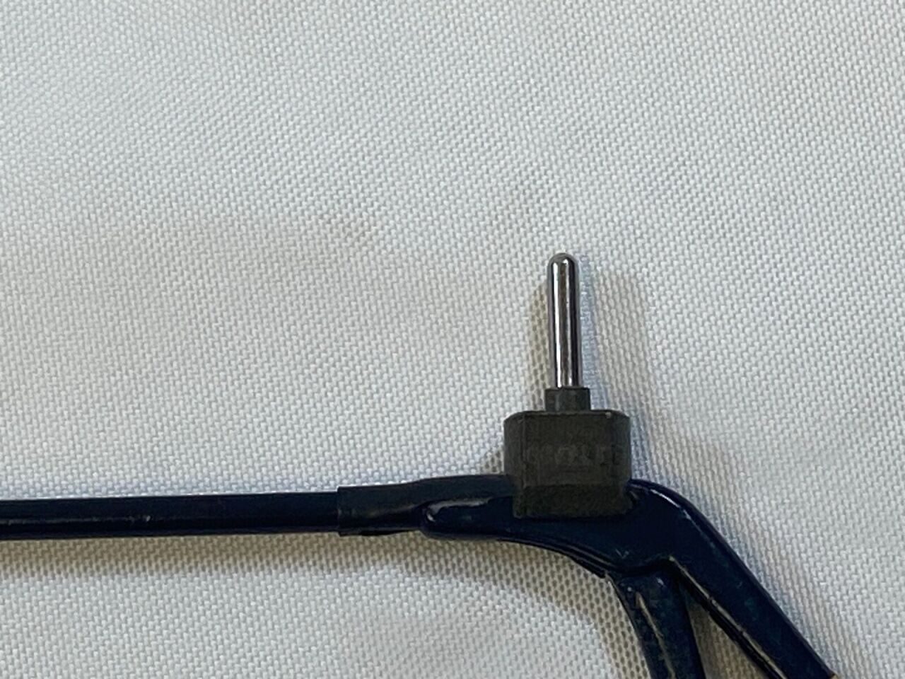 R. WOLF 8383.13 Hook Scissors 5mm X 33cm Insulated Shaft — photo 3