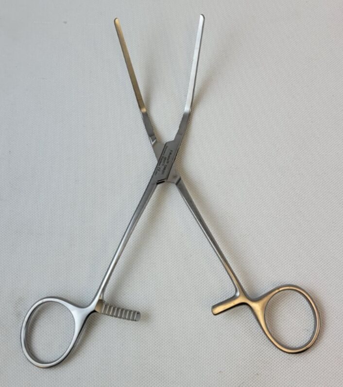 V. MUELLER CH6201 Cooley Peripheral Vascular Clamp, Angled, 1-3/4" Jaw, 7" — photo 7
