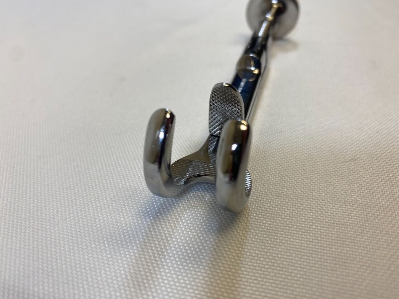 SKLAR  Lowman Adjustable Bone Clamp 1 x 2 Prong Jaw — photo 6