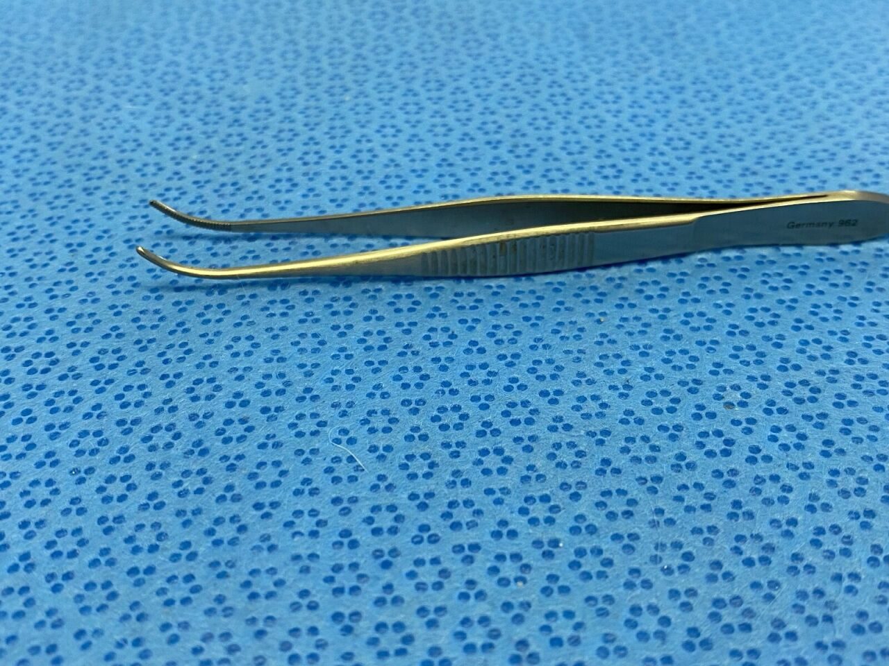 CODMAN 30-6524 Ophthalmic Curved Dressing Forceps — photo 4