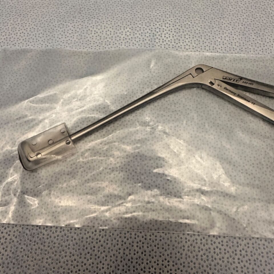 INTEGRA 440-140 Blakesley Forceps Angled Up 90deg Size 1 WL 4-1/2" — photo 4