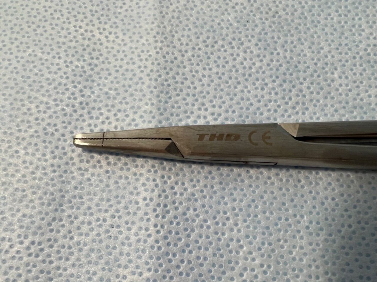 THD  Surgical Needle Holders Serrated Tips 8" Length — photo 4