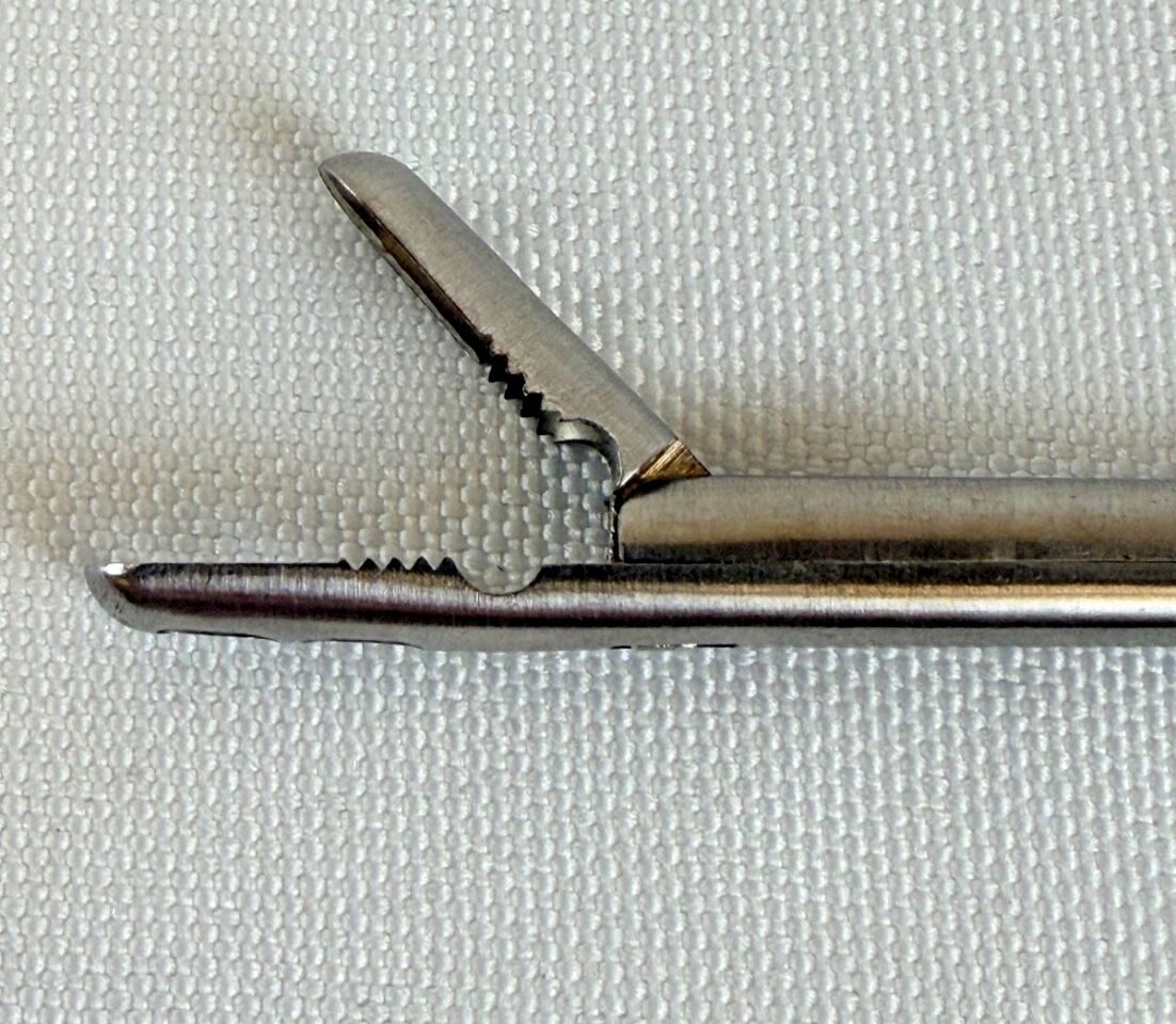 AESCULAP Rongeur Fenestrated Jaw w/ Teeth 6mm x 16mm Bite L: 185mm FF — photo 3