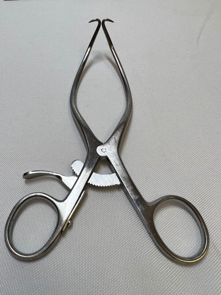 ALLEGIANCE GA500 7-1/2" Gelpi Perineal Retractor