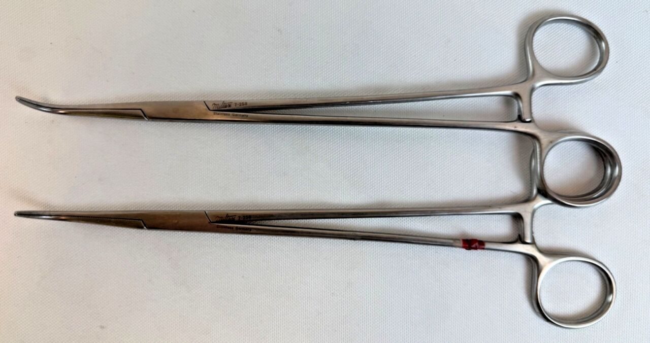 MILTEX 7-258 Gemini Mixter Hemostat Forceps Delicate Full Curve Jaws 9" Pair of