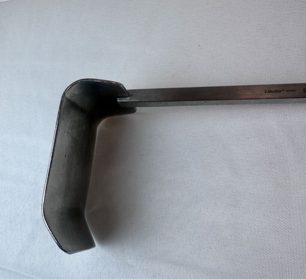 V. MUELLER SU2951-76 Kelly Retractor Blade Book Walter 2" X 3" — photo 4