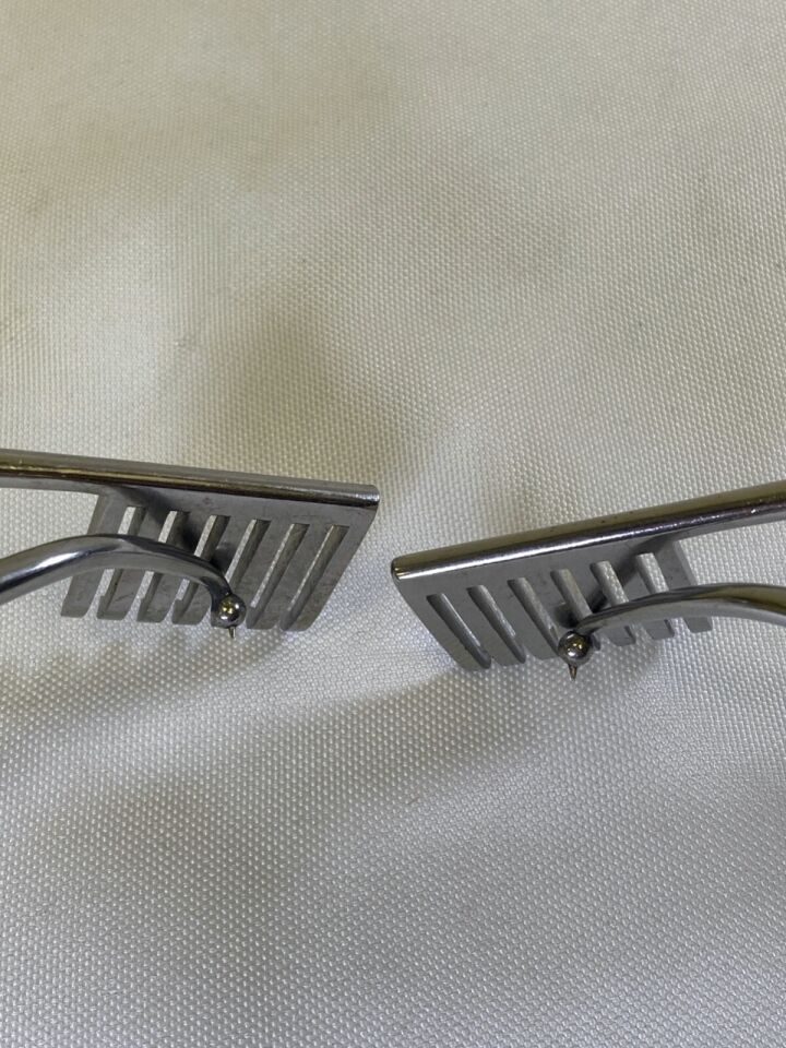 CODMAN 50-1366 & 50-1365 Pair of Walton Laminectomy Retractors 32mm x 32mm Sharp — photo 5