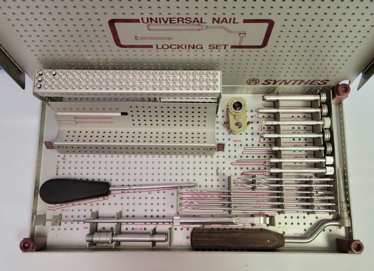 SYNTHES Various Universal Nail Locking Set — photo 2