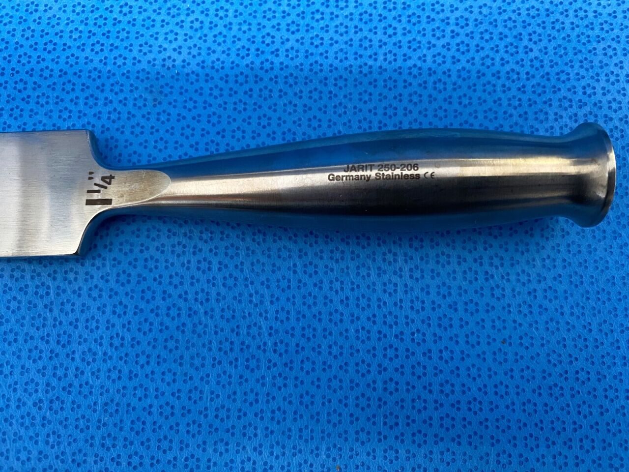 JARIT 250-206 Smith-Petersen Osteotome, Straight, 1 1/4" x 8" — photo 2