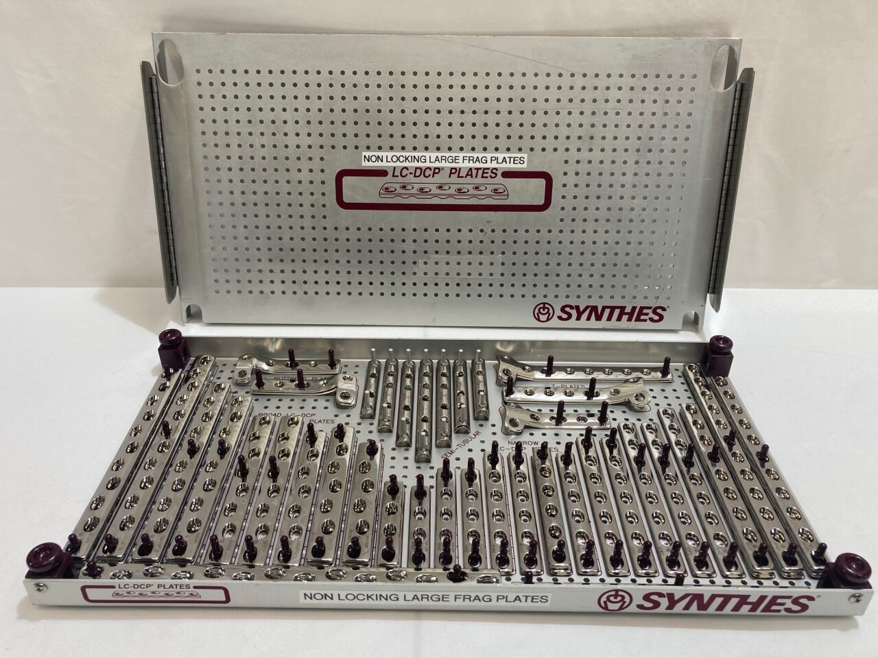 SYNTHES 115.04 / 105.118 / 105.23 LCP Basic Large Fragment System — photo 2