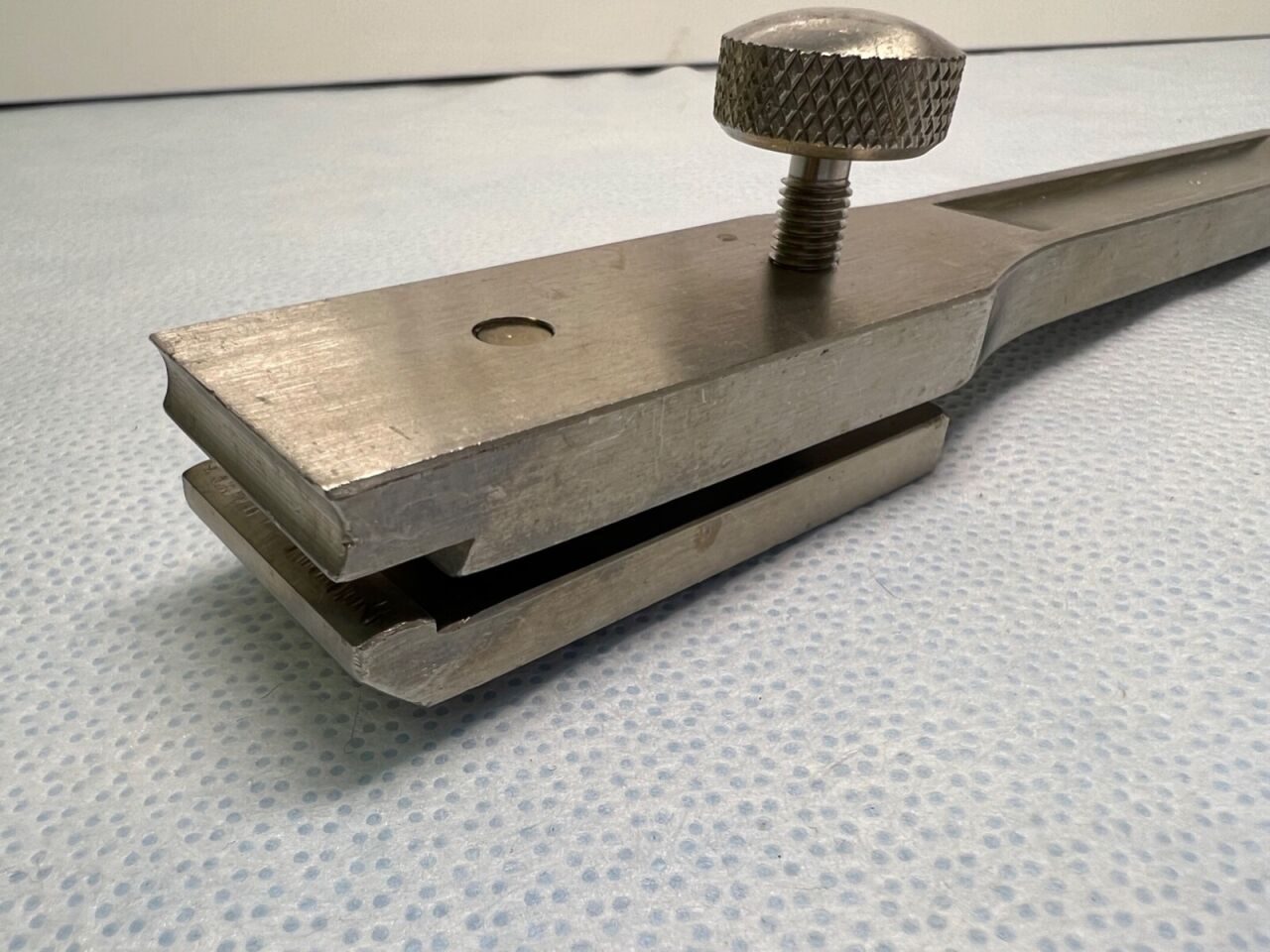 ZIMMER 100-01 Orthopedic 7" Staple Instrument — photo 3