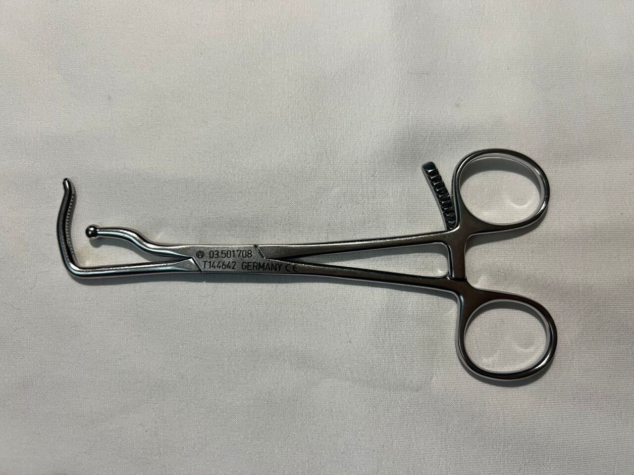SYNTHES 03.501.708 MatrixRIB Plate Holding Forceps Upright w/ Ball Tip — photo 1