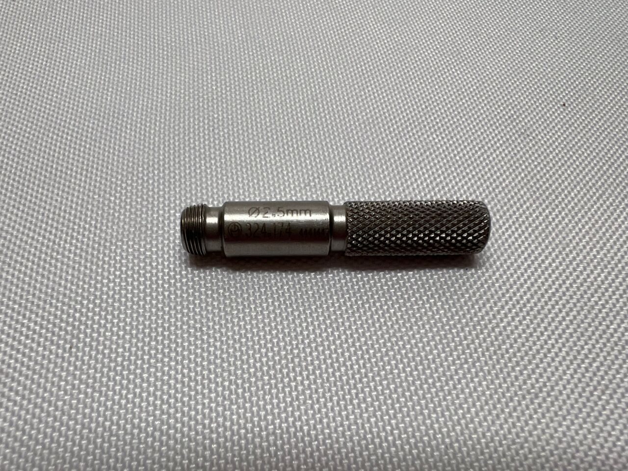 SYNTHES 324.174 2.5mm Guide For 5mm Screws