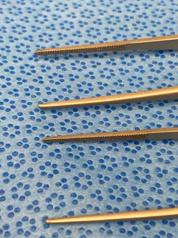 V. MUELLER CH5940 Cooley Vascular Tissue Forceps 1mm Bite 8" — photo 4